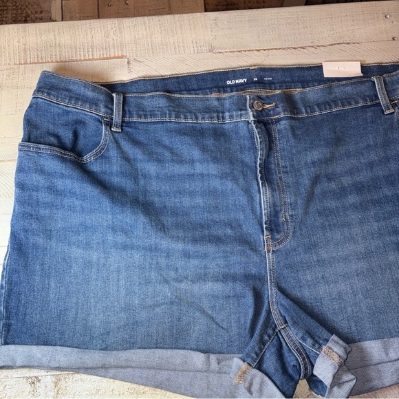 Old Navy Womens Mid Rise Roll Up  Denim Shorts Size 26 Light Wash NWT - Picture 3 of 13